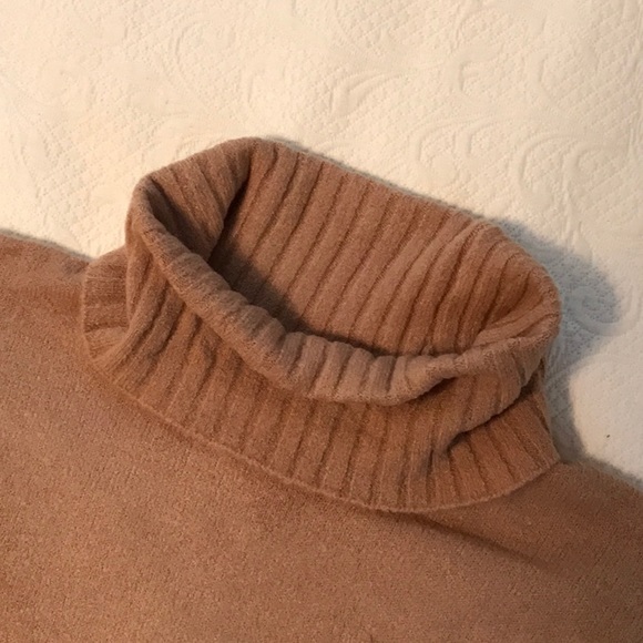 COPY - New w/tag, Turtleneck Sweater, Sz L, Camel… - Picture 4 of 7